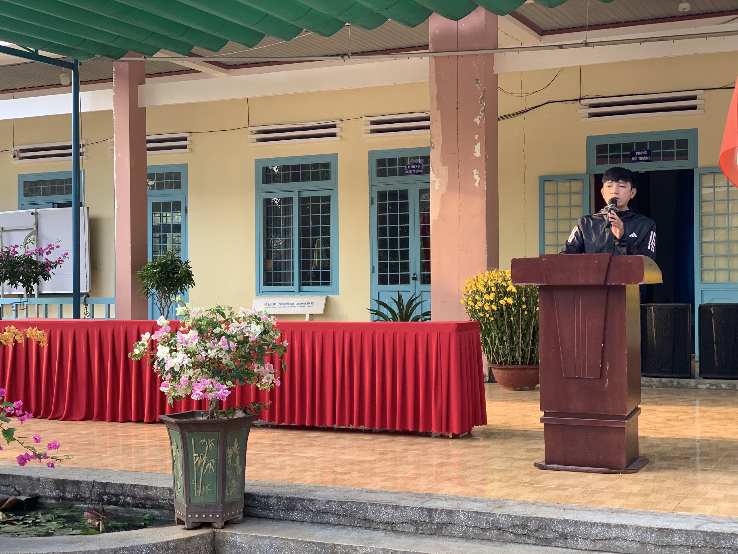 Chào cờ tổng kết tháng 02, kế hoạch tháng 03, Lễ đập heo đất