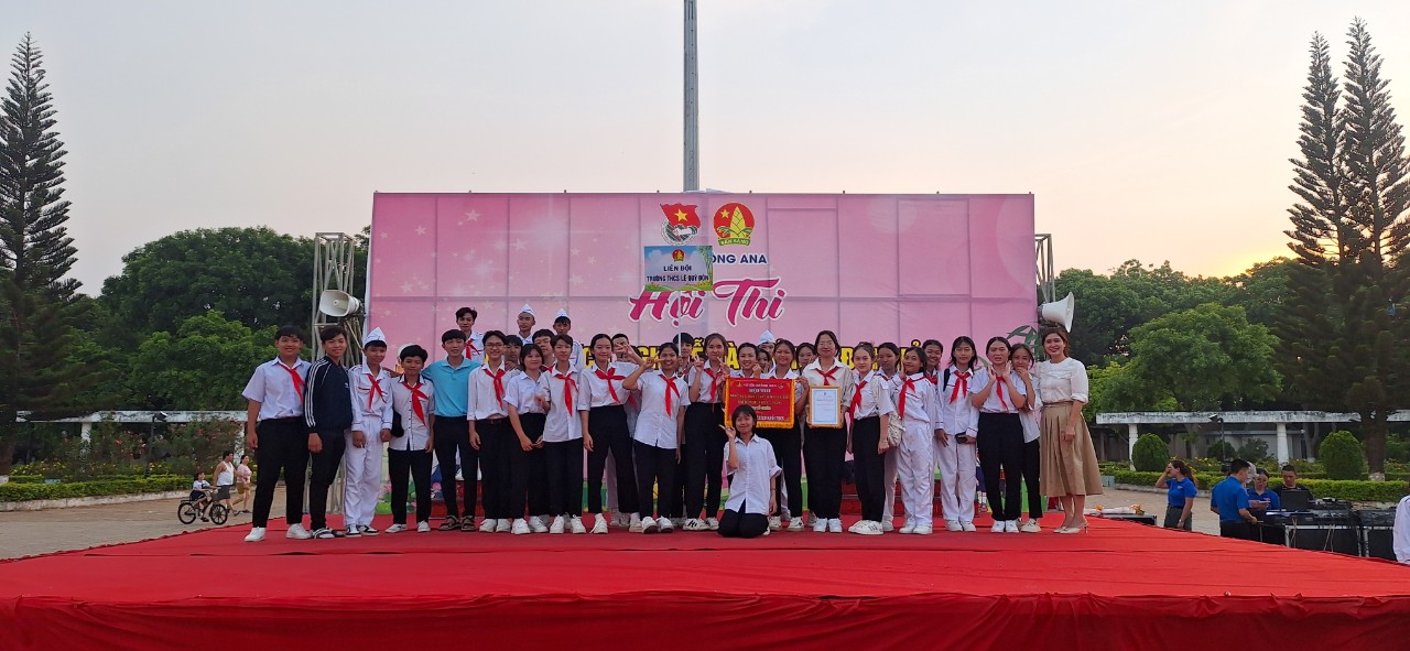 Tham gia thi Nghi thức Đội cấp huyện năm học 2023-2024